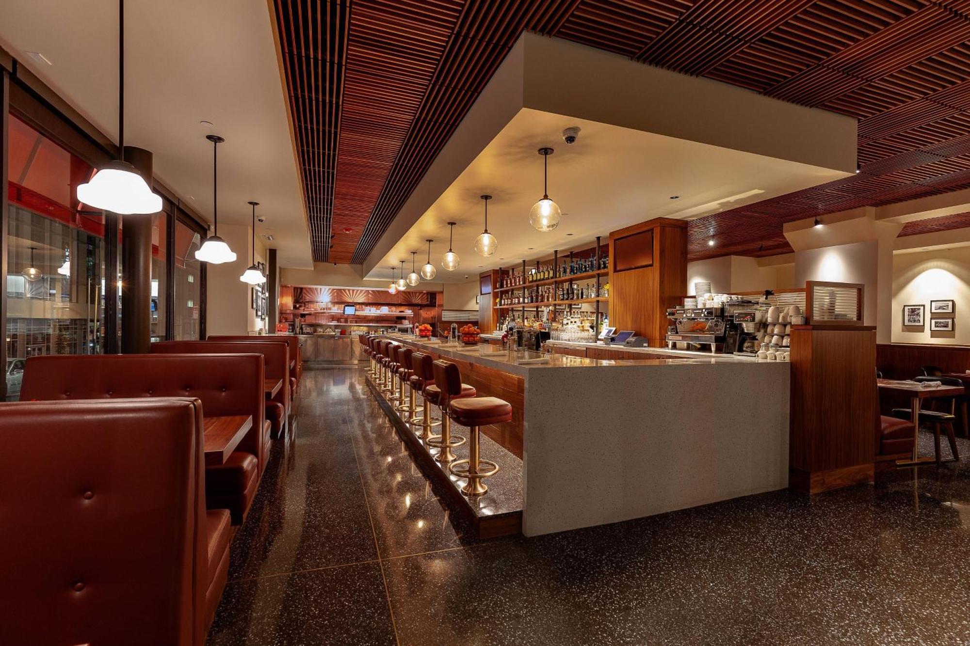 Courtyard By Marriott Downtown/van Ness Ave Hotel