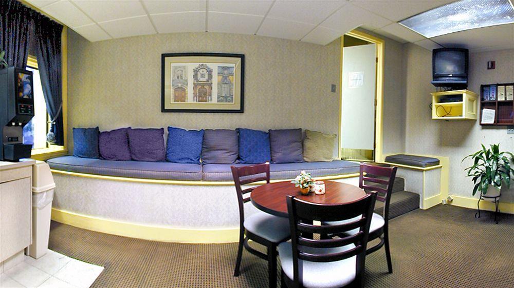 Courtyard By Marriott Downtown/van Ness Ave Hotel 4*