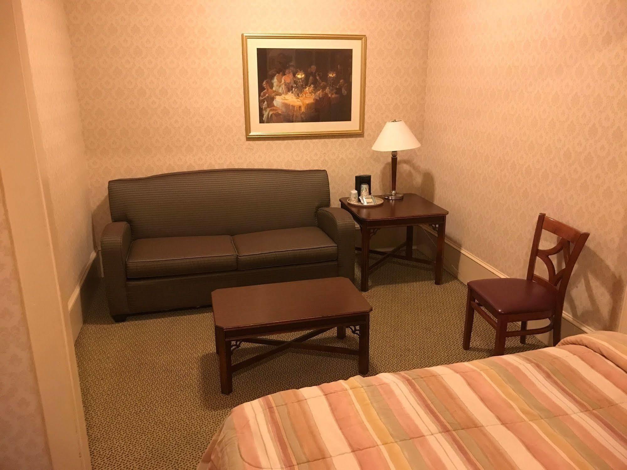 Courtyard By Marriott Downtown/van Ness Ave Hotel 4*